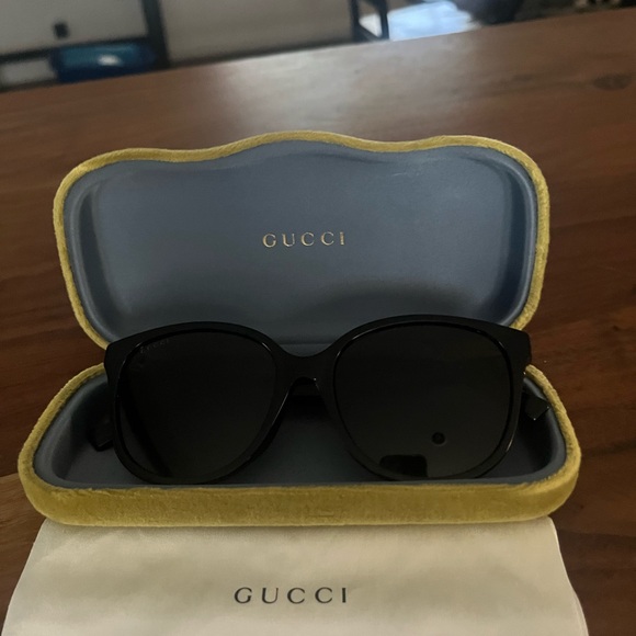 New Authentic Gucci Sunglasses
